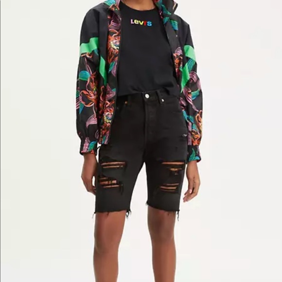 Levi’s High Waisted Jean Shorts - Picture 1 of 10